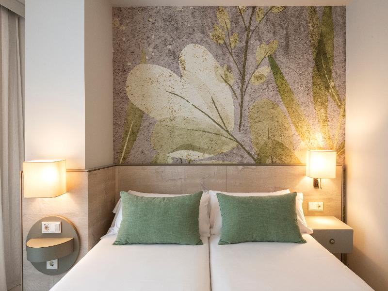 Salles Hotel Malaga Centro image