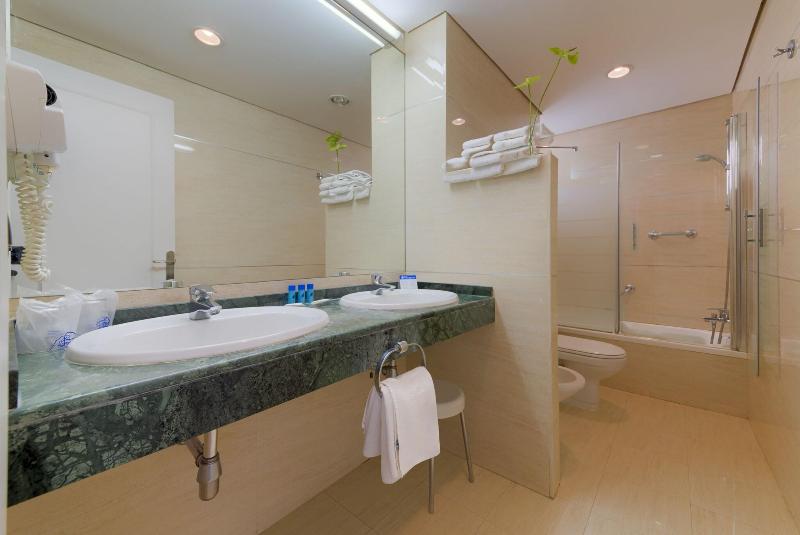 Hotel Puertobahia & SPA image