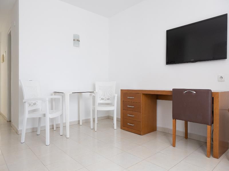 Apartamentos Hesperia Bristol Playa image