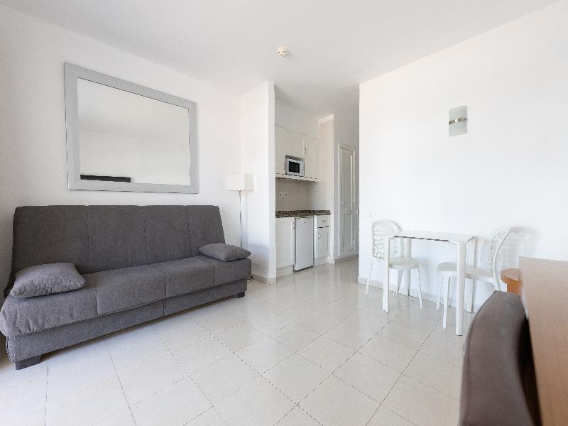 Apartamentos Hesperia Bristol Playa image