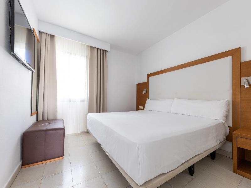 Apartamentos Hesperia Bristol Playa image