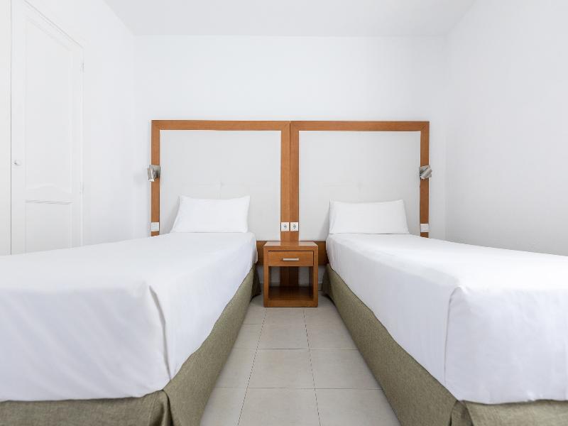 Apartamentos Hesperia Bristol Playa image