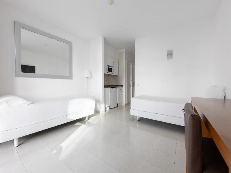 Apartamentos Hesperia Bristol Playa image