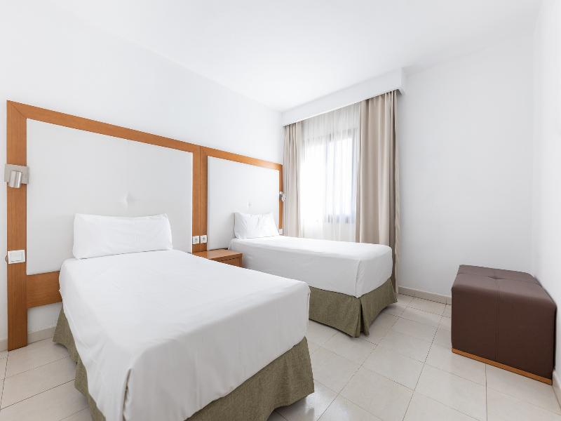 Apartamentos Hesperia Bristol Playa image