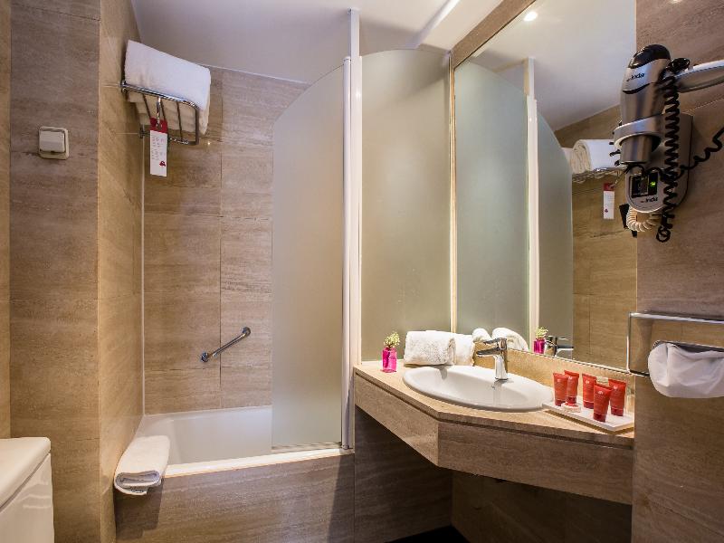 Leonardo Hotel Madrid City Center image