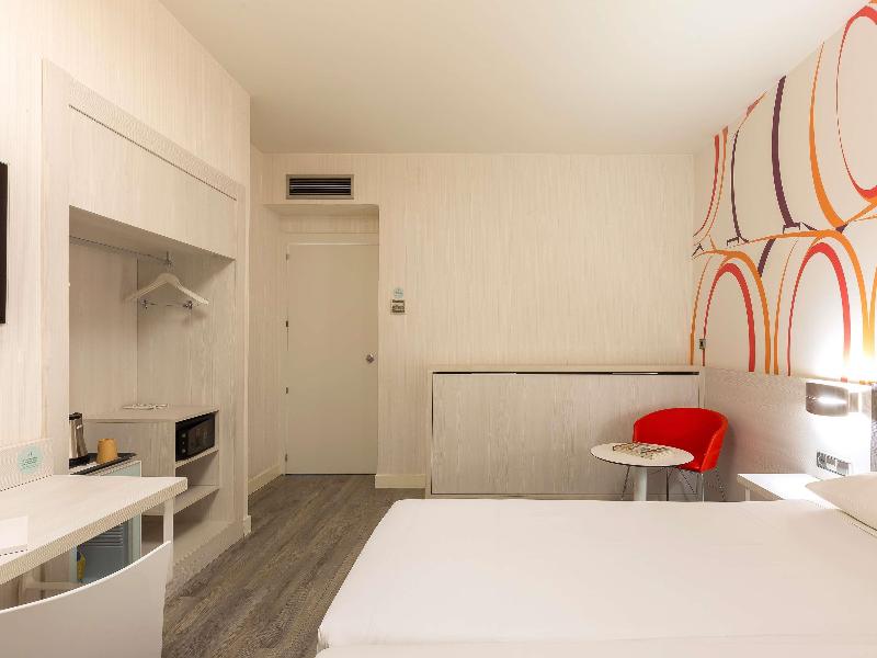 Ibis Styles Madrid Prado image