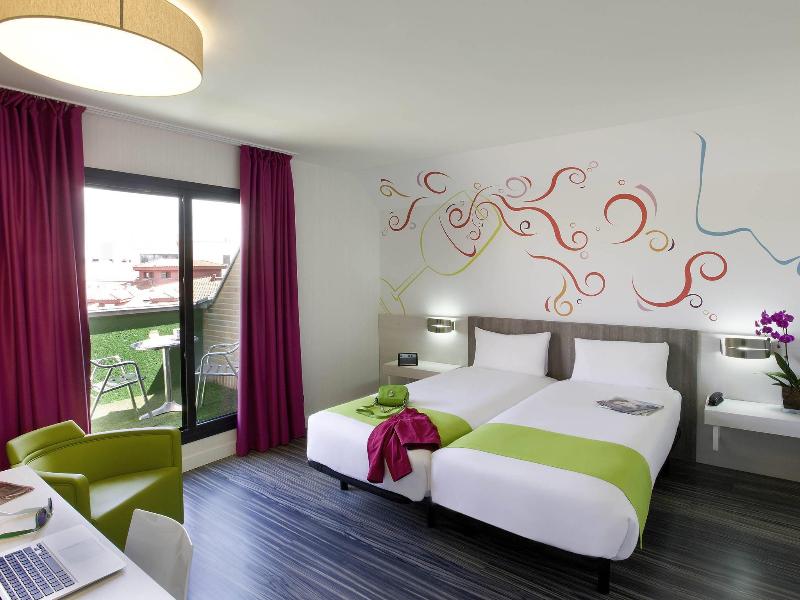 Ibis Styles Madrid Prado image