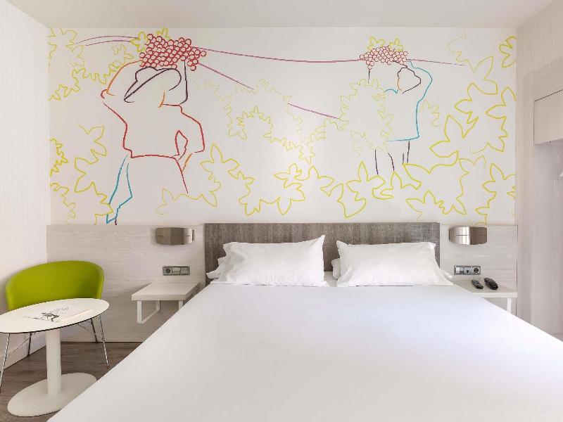 Ibis Styles Madrid Prado image