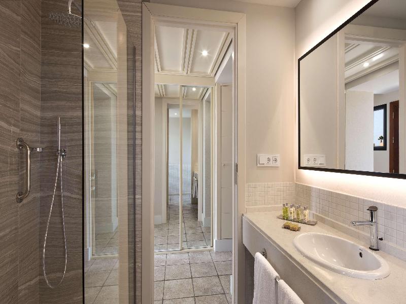 DoubleTree by Hilton Islantilla Beach Golf Resort image