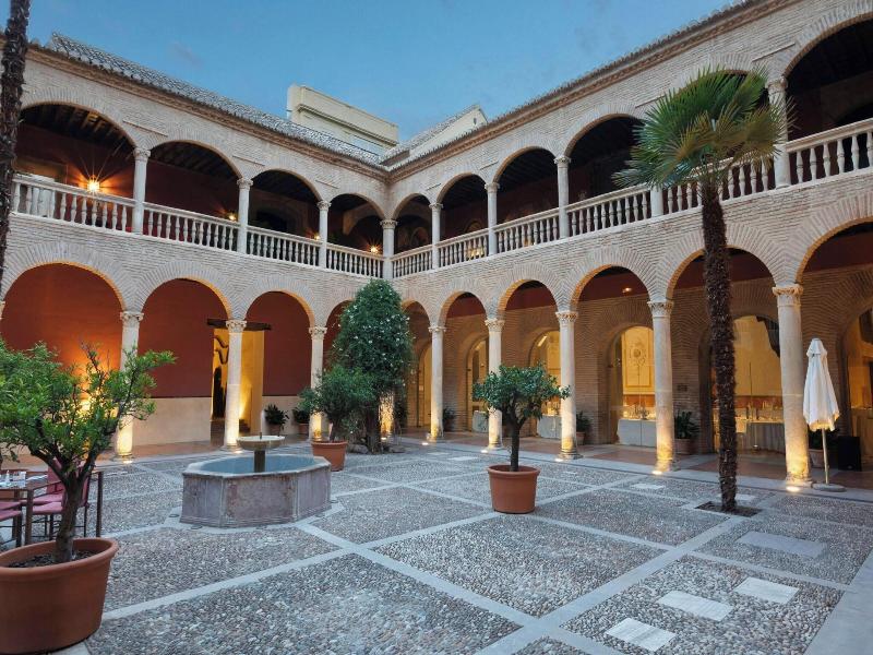 AC Palacio de Santa Paula Autograph Collection image