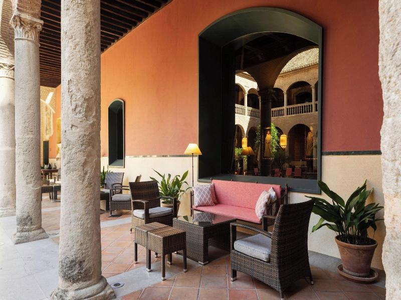 AC Palacio de Santa Paula Autograph Collection image