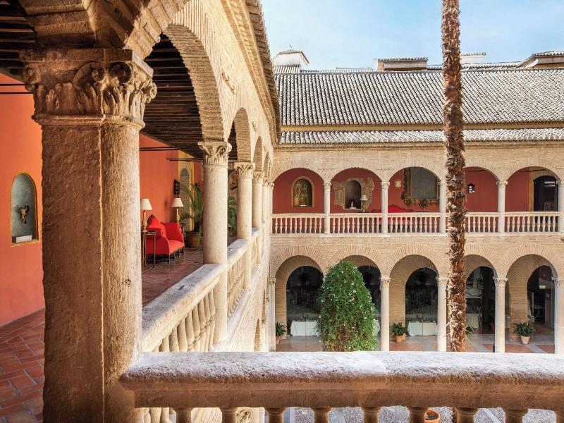 AC Palacio de Santa Paula Autograph Collection image