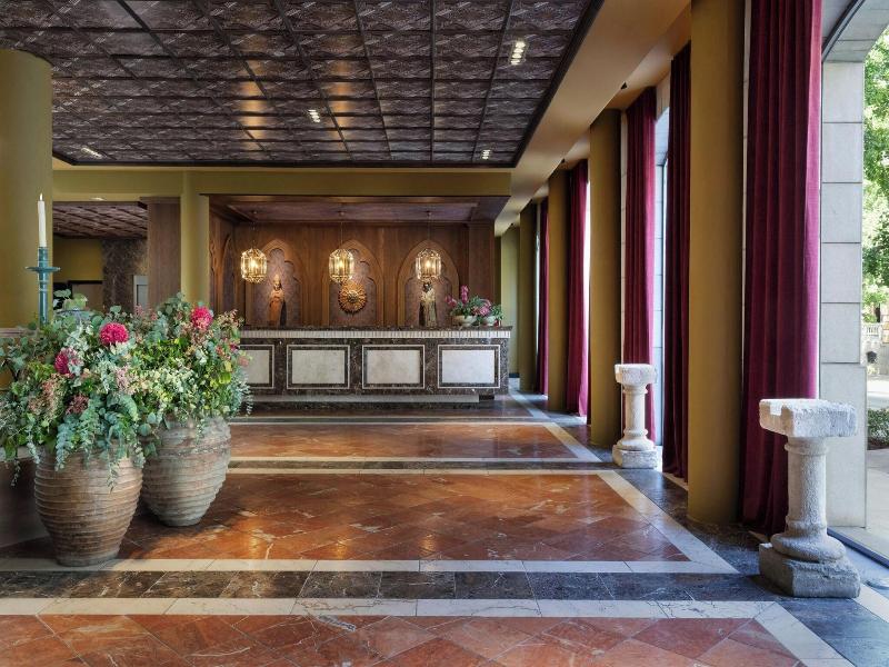 AC Palacio de Santa Paula Autograph Collection image