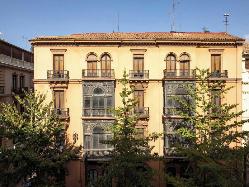AC Palacio de Santa Paula Autograph Collection image
