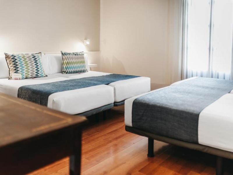 Oriente Atiram Hotel image