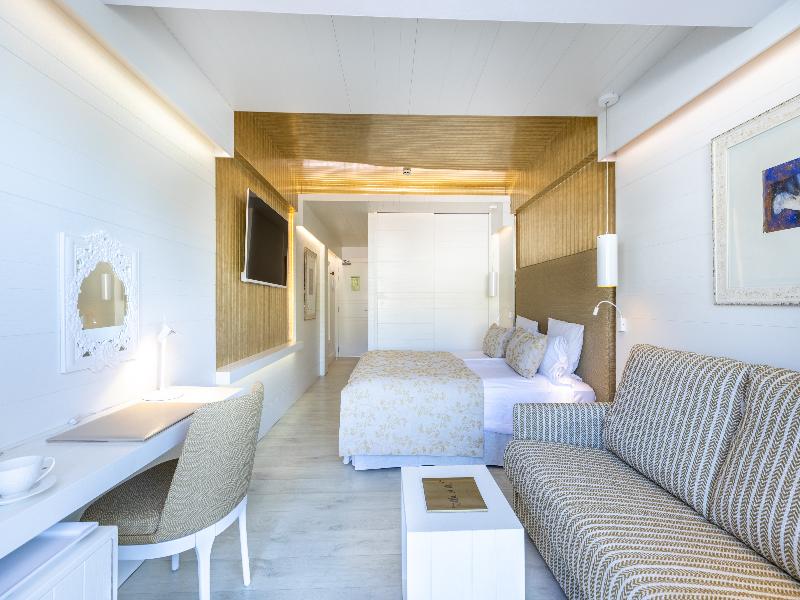 Hotel Illa D'or & Club Apartaments image