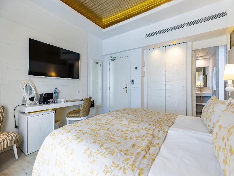 Hotel Illa D'or & Club Apartaments image