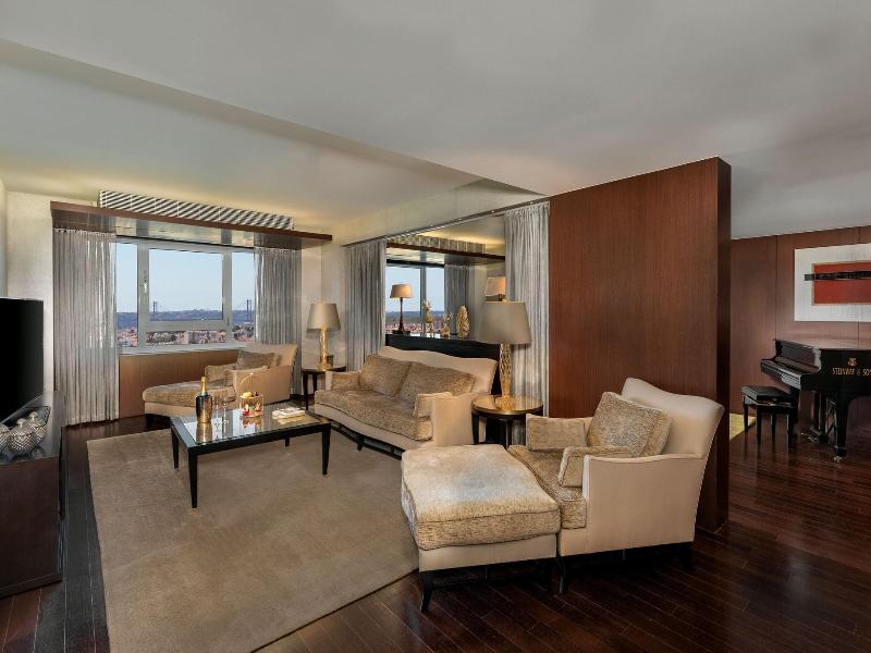Sheraton Lisboa Hotel & Spa image