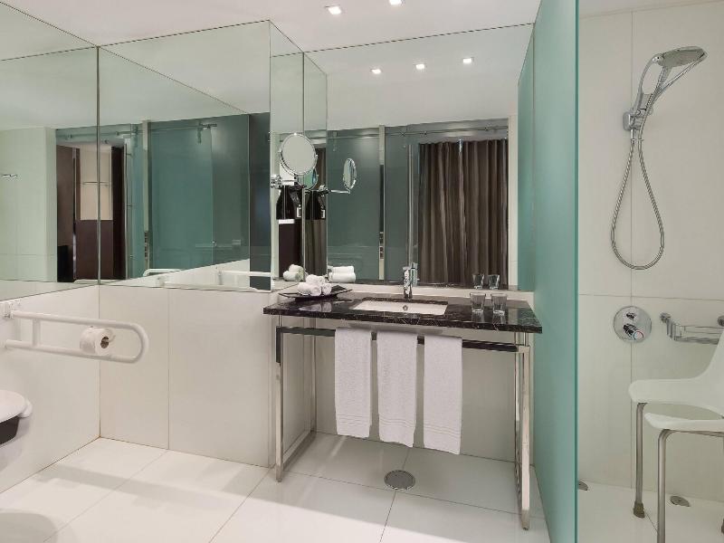 Sheraton Lisboa Hotel & Spa image