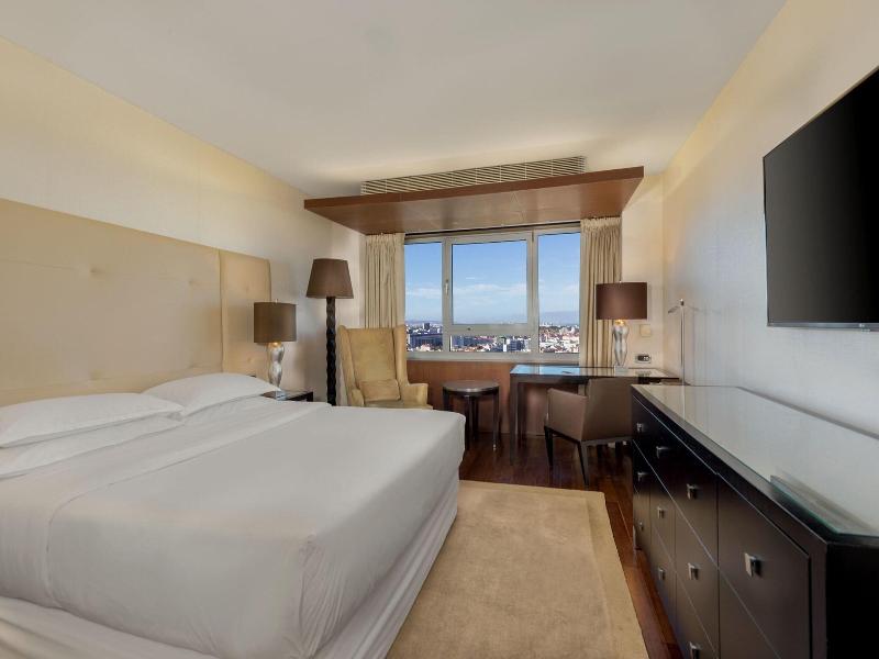 Sheraton Lisboa Hotel & Spa image