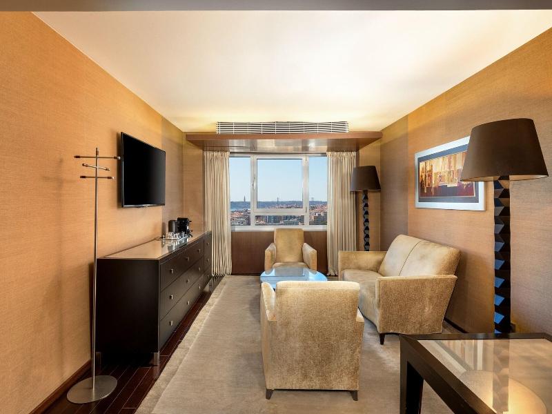 Sheraton Lisboa Hotel & Spa image
