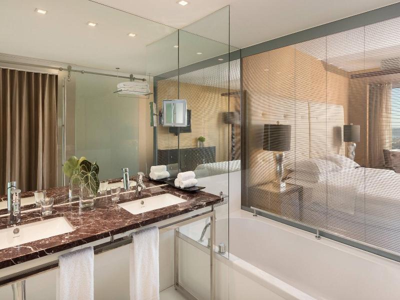 Sheraton Lisboa Hotel & Spa image