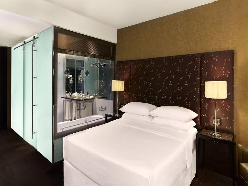Sheraton Lisboa Hotel & Spa image