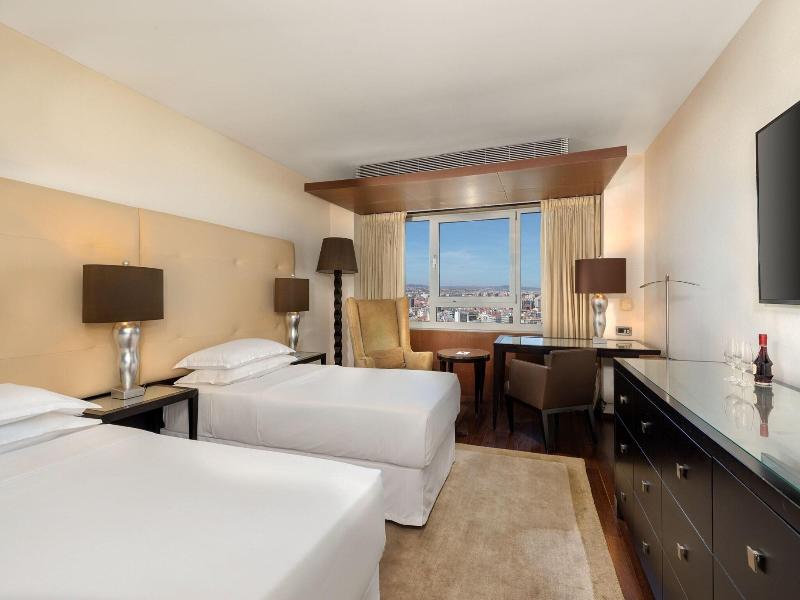 Sheraton Lisboa Hotel & Spa image