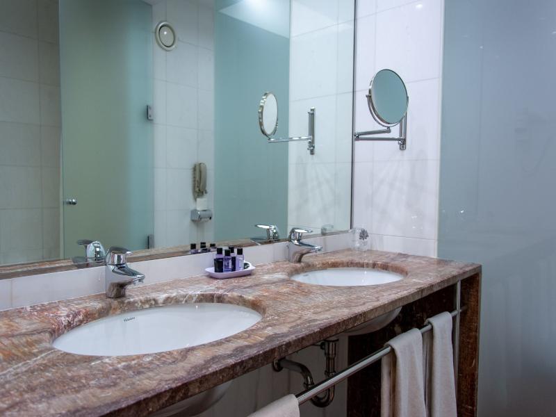 VIP Executive Entrecampos - Hotel & Conference image