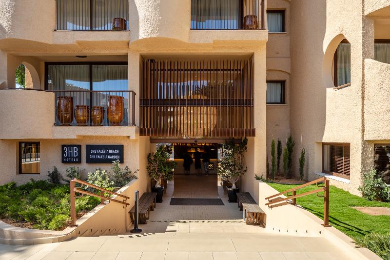 3HB Falesia Beach image