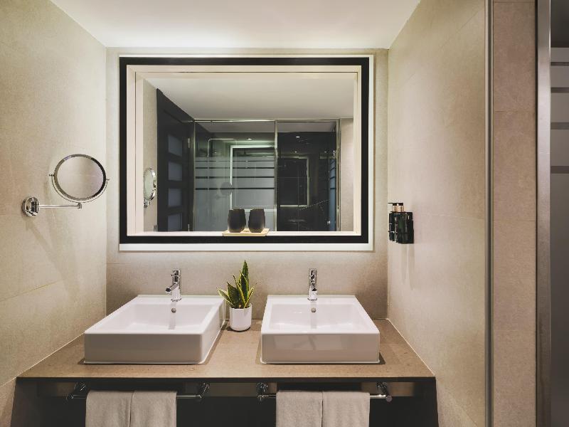 Melia Barcelona Sarria image