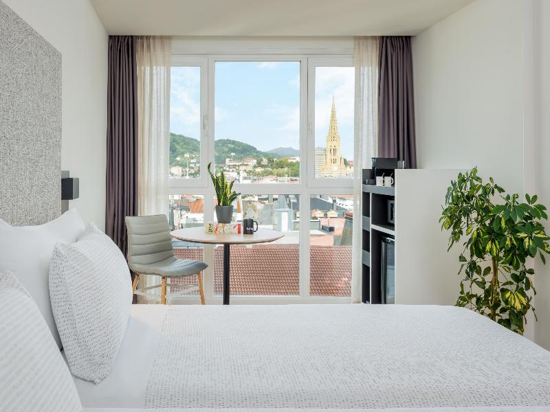 Innside by Meliá San Sebastian Orly image