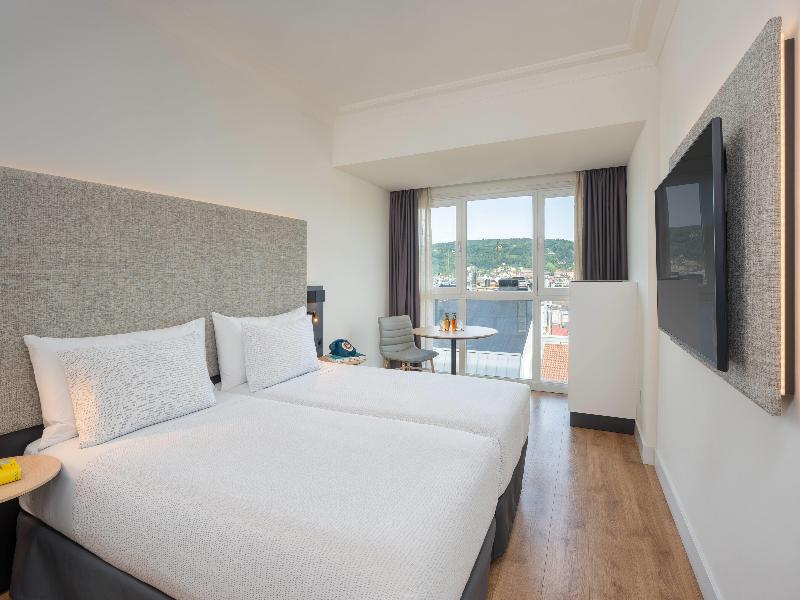 Innside by Meliá San Sebastian Orly image