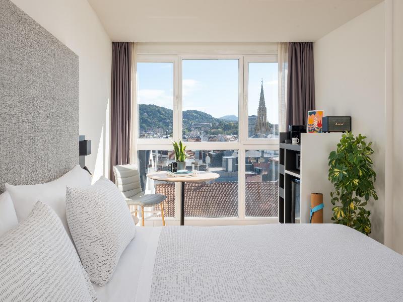 Innside by Meliá San Sebastian Orly image