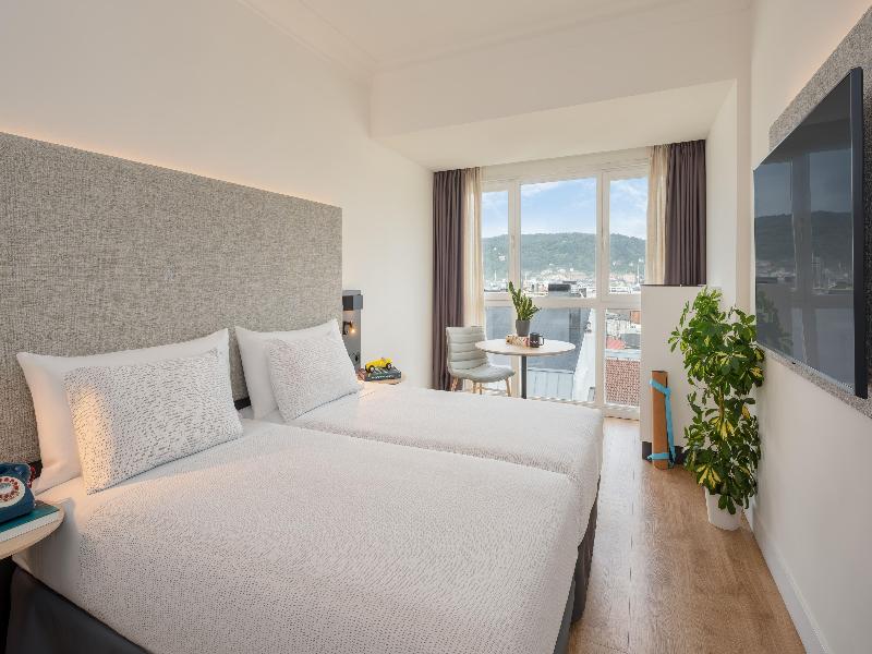 Innside by Meliá San Sebastian Orly image