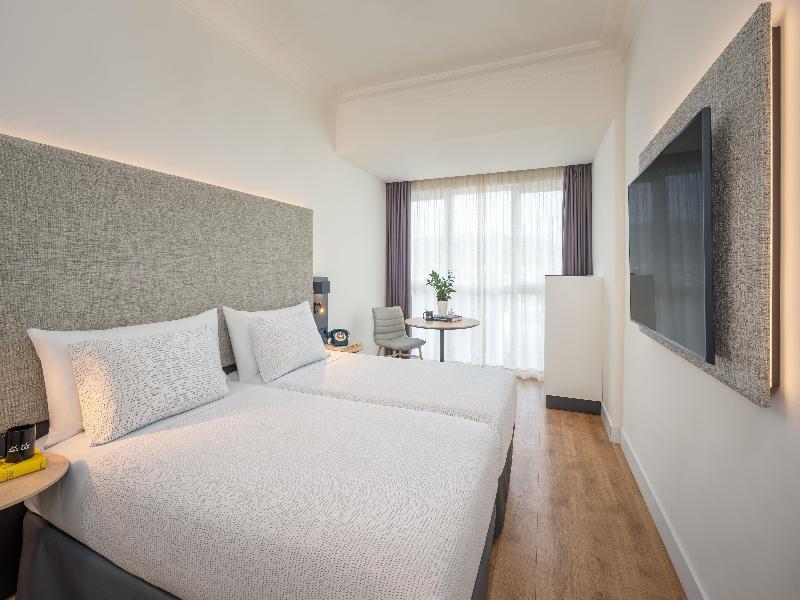 Innside by Meliá San Sebastian Orly image