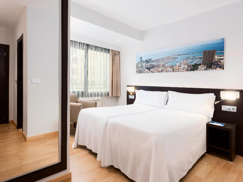 Hotel Alicante Gran Sol Affiliated by Melia image