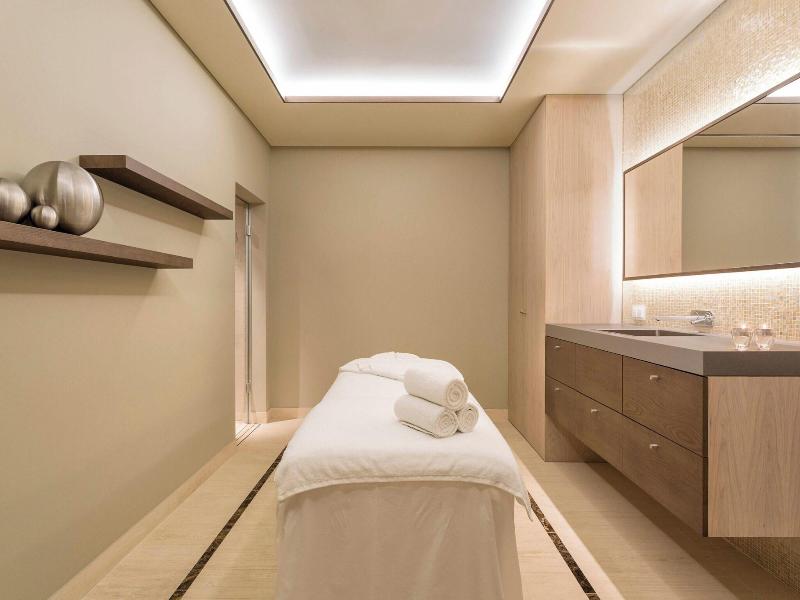 Pine Cliffs Hotel, a Luxury Collection Resort image