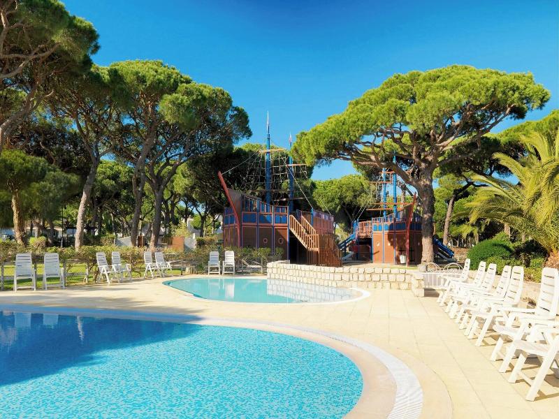 Pine Cliffs Hotel, a Luxury Collection Resort image