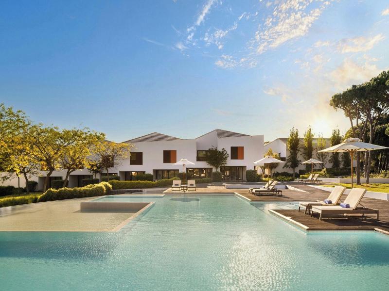 Pine Cliffs Hotel, a Luxury Collection Resort image