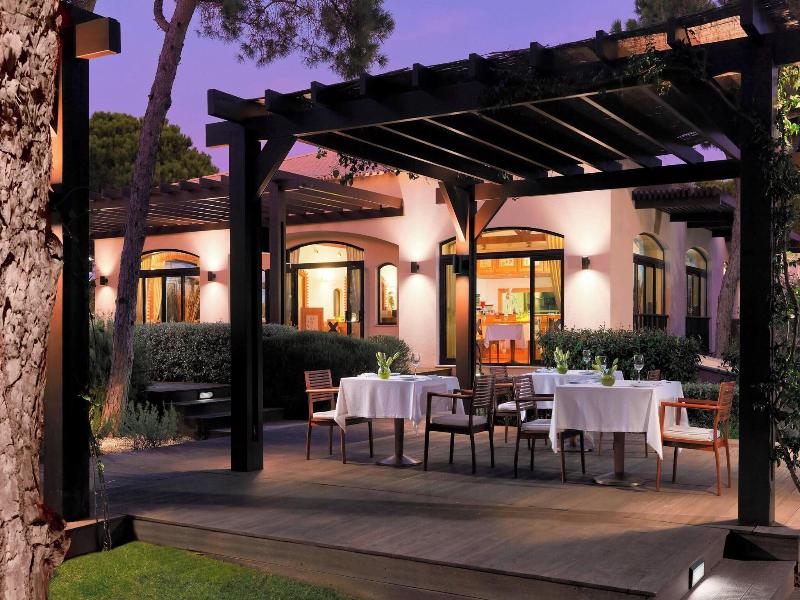 Pine Cliffs Hotel, a Luxury Collection Resort image