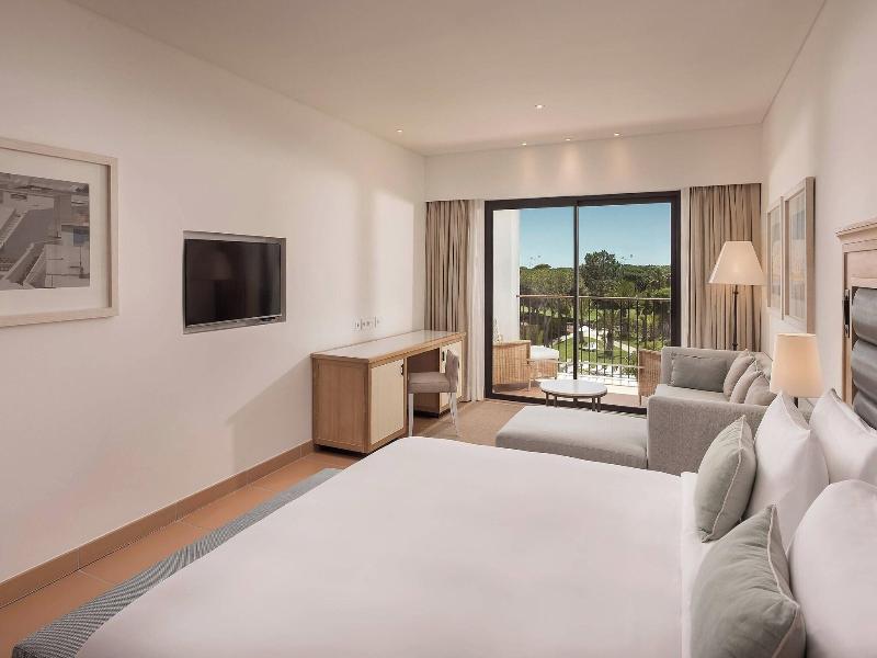 Pine Cliffs Hotel, a Luxury Collection Resort image