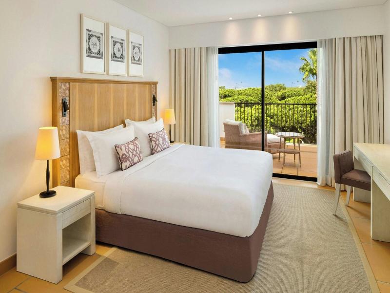 Pine Cliffs Hotel, a Luxury Collection Resort image