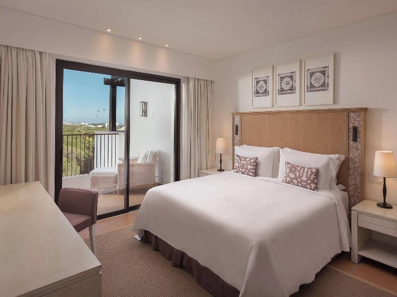 Pine Cliffs Hotel, a Luxury Collection Resort image