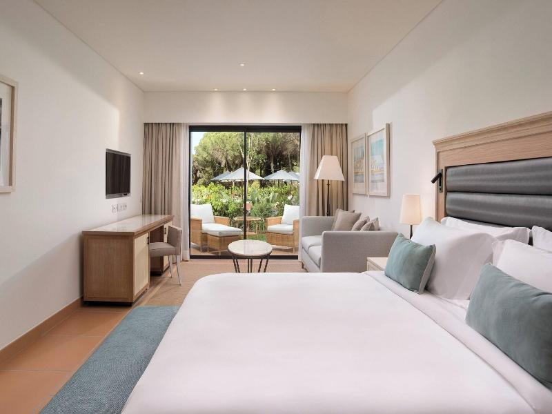 Pine Cliffs Hotel, a Luxury Collection Resort image