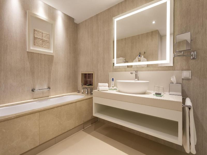 Pine Cliffs Hotel, a Luxury Collection Resort image