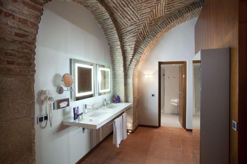 Parador de Caceres image