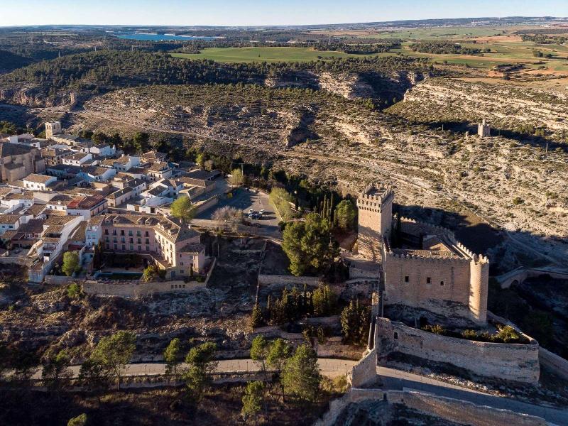 Parador De Alarcon image