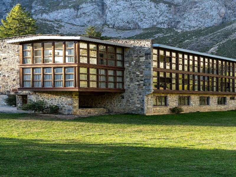 Parador de Fuente De image