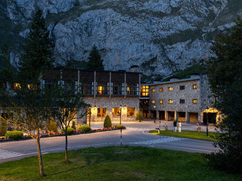 Parador de Fuente De image